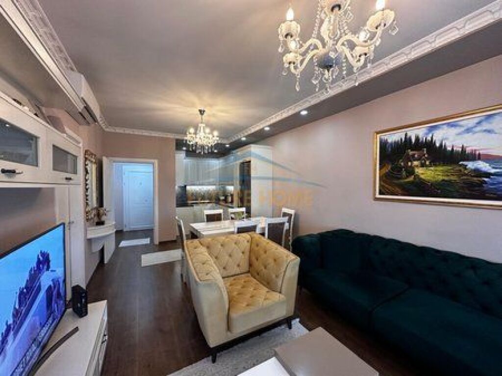 Shitet, Apartament 3+1+2 ,Unaza e Re ,Tiranë