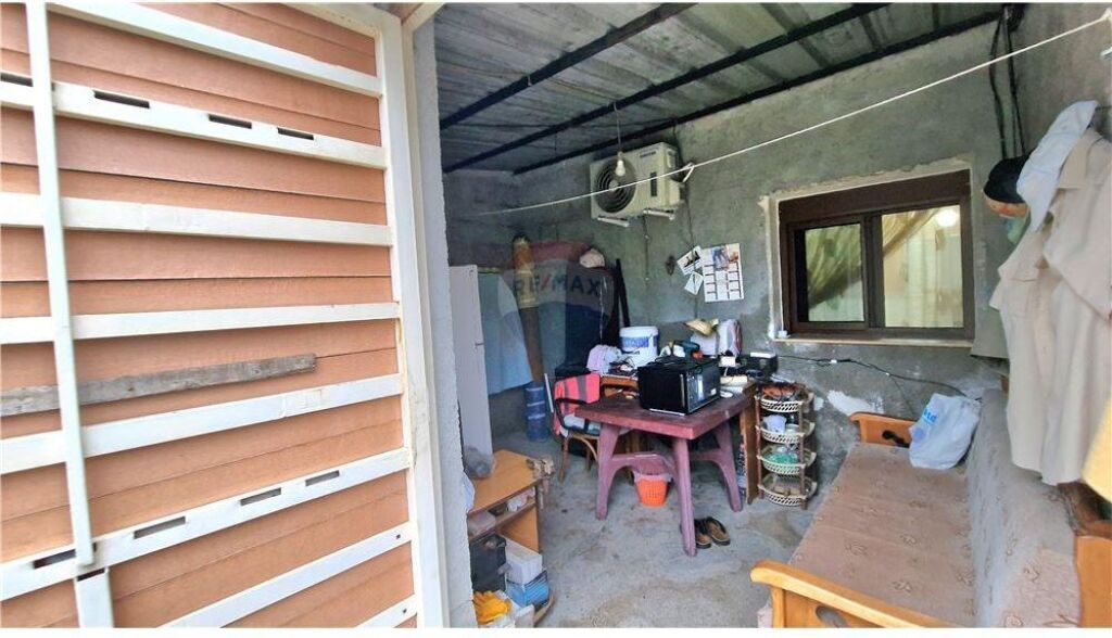 🏡 Shtëpi Private për Shitje – Vlorë (Çole, Lagjja “24 Maj”)
