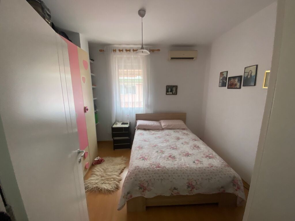 Apartament 2+1 + 3 ballkone per shitje tek Eleonora