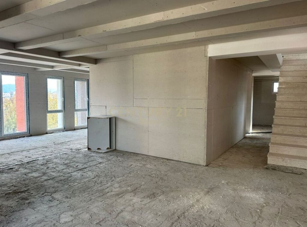 Edificio multifunzionale in affitto