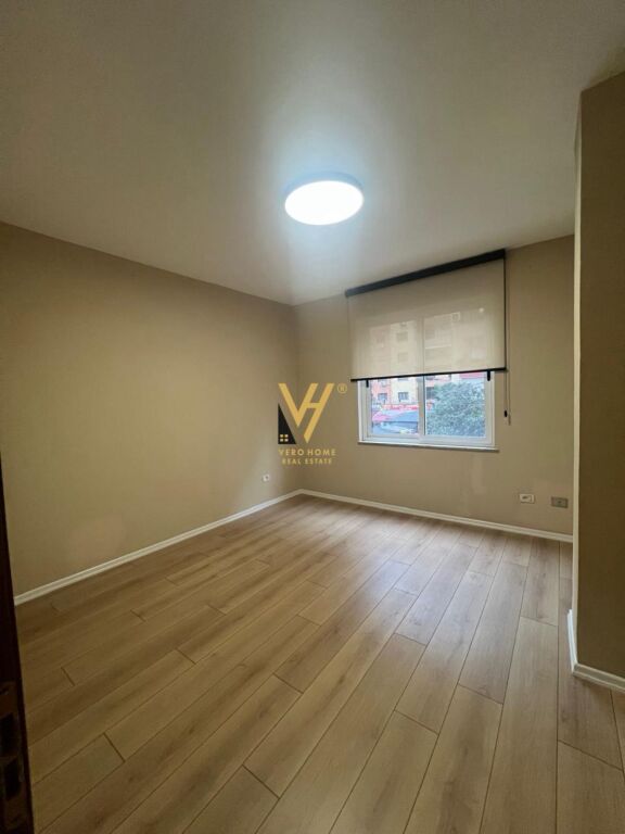 UFFICIO 90 M2 IN AFFITTO A KOMUNA E PARISIT 90.000 LEKE