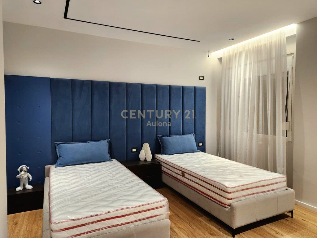 MODERN 2+1 APARTMENT FOR RENT NEAR LUNGOMARE 1