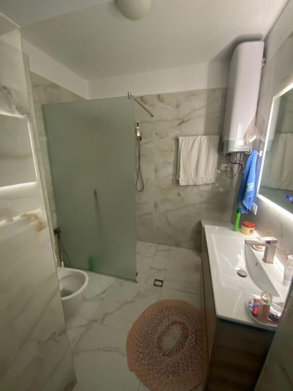 Apartament 2+1 + 3 ballkone per shitje tek Eleonora
