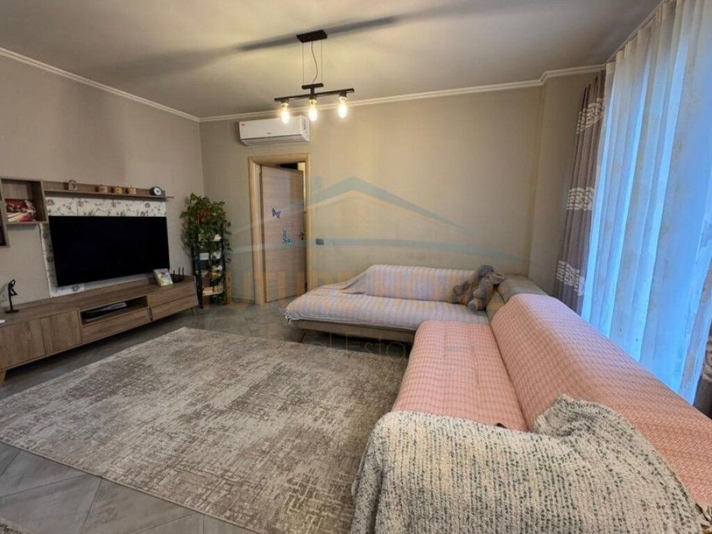 In vendita, Appartamento 2+1+2, Complesso Tower Bridge, Via Dibra.