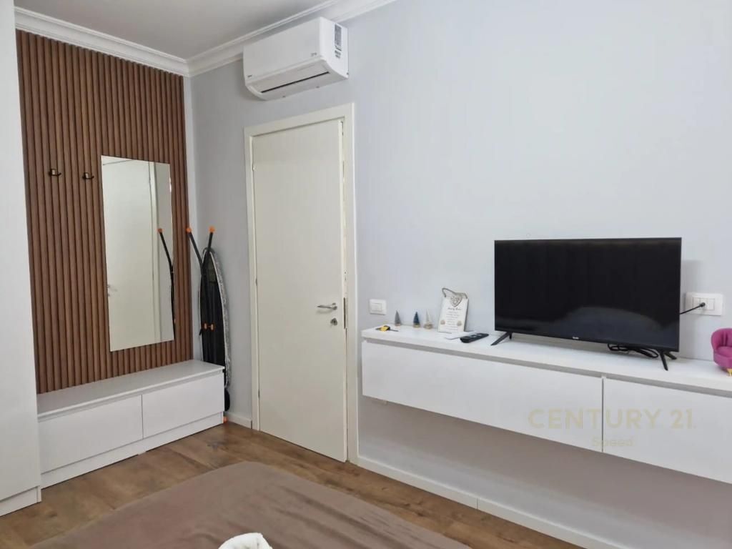 Apartment 1+1 with Parking Space for Rent near the Red School!
