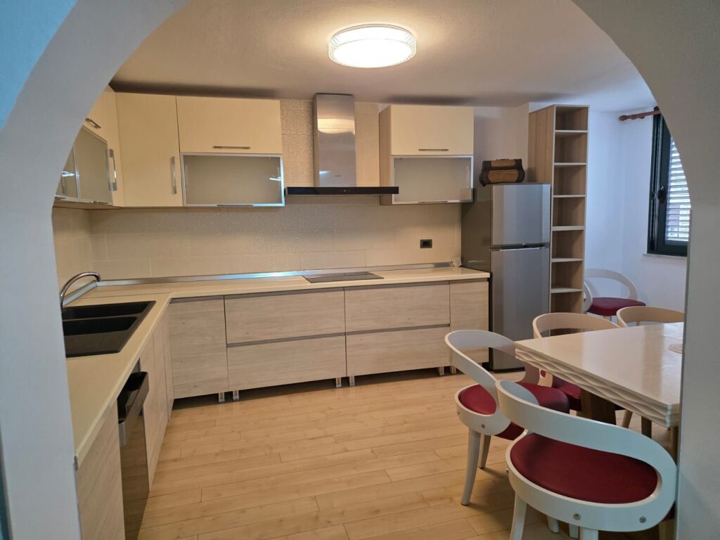 Apartament 1+1 per shitje tek Rruga e Elbasanit.