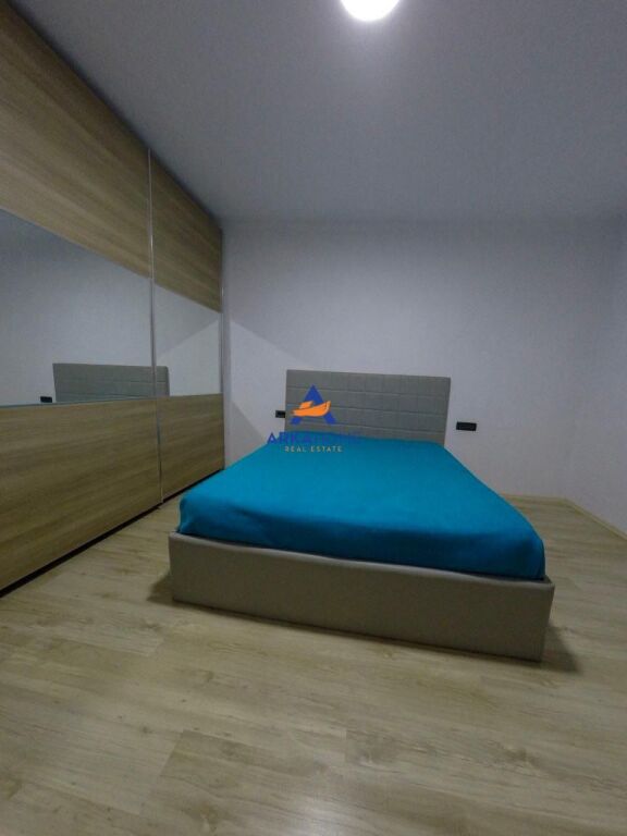 JEPET APARTAMENT ME QERA 1+1+BALLKON "MYSLYM SHYRI" 50.000 LEKE