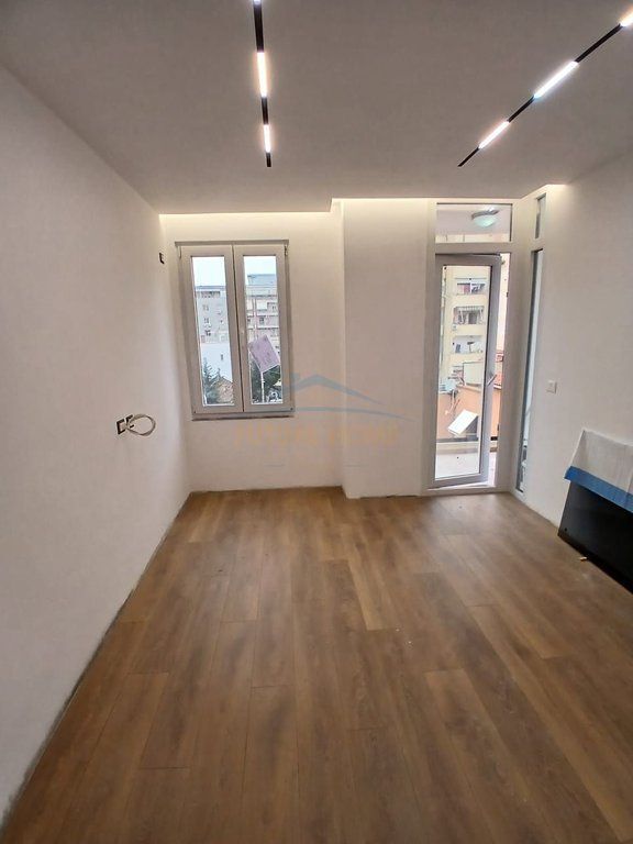 Apartment 1+1 for sale, 21 Dhjetori