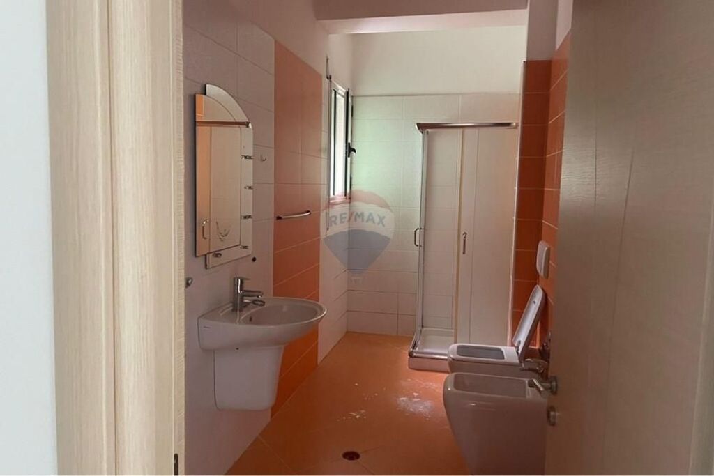 🏡 Appartamento 3+1 in Affitto – Vicino al Parco Aulona, Vlora