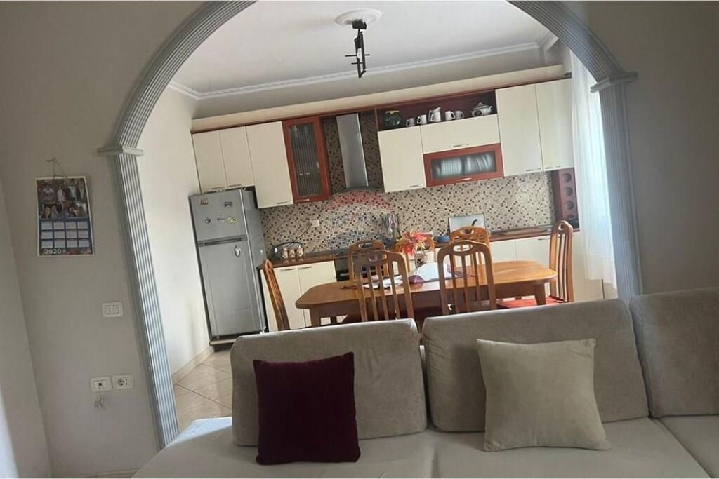 🏡 Apartment 2+1 for Rent – Lungomare, Vlorë