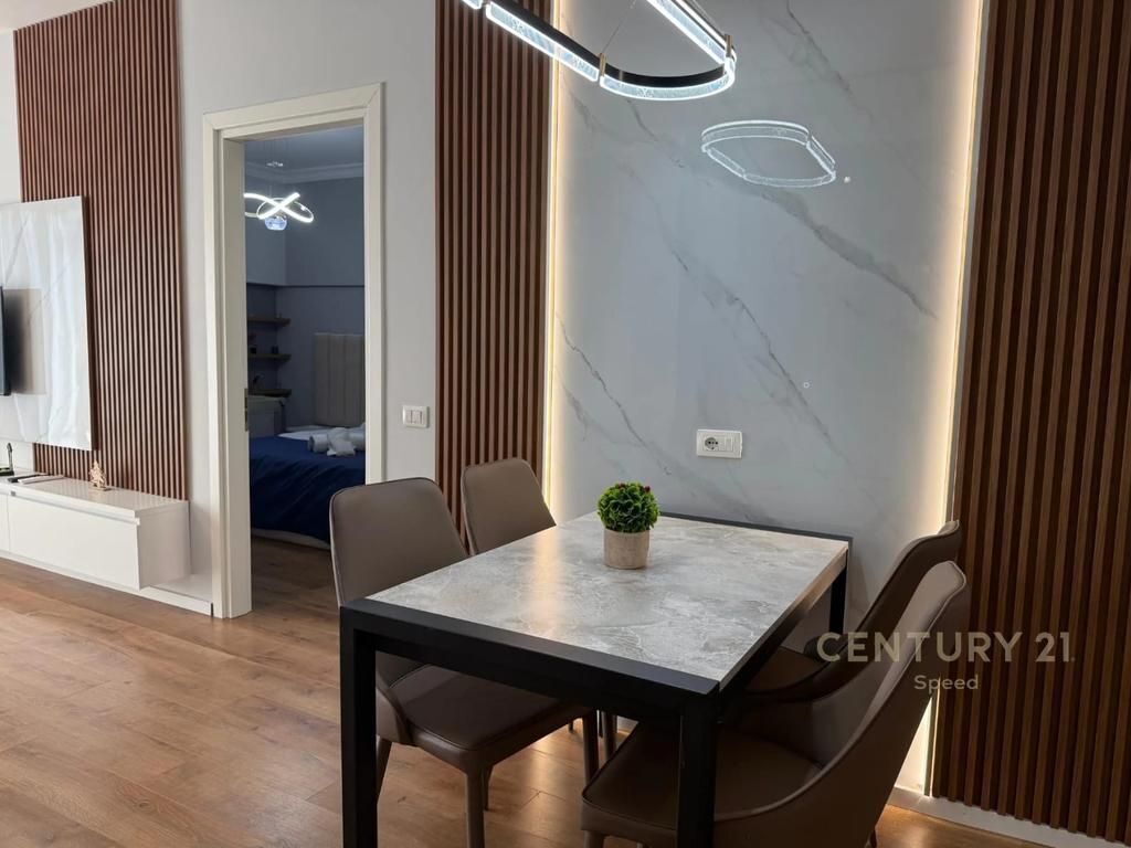 Apartament 1+1 me Post Parkimi për Qira tek Shkolla e Kuqe!