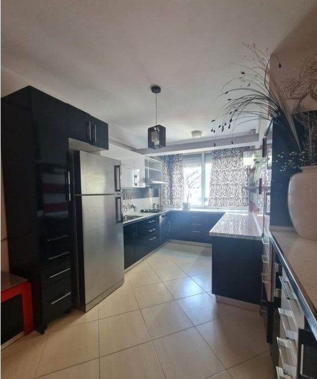 Apartament me qera 2+1+2 tualete, tek Kompleksi Magnet