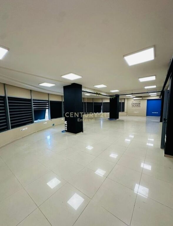 Complesso Halili - Affittasi 300m2 Ambiente Commerciale