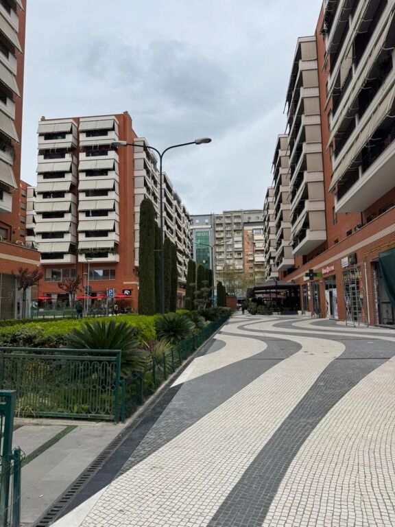 Business premises for rent in \Delijorgj