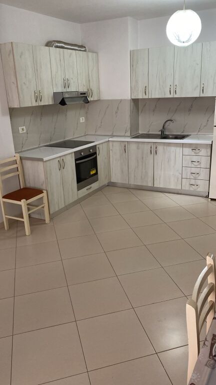Jepet me qera 2+1, 540€, te mbikalimi i pare SELITE