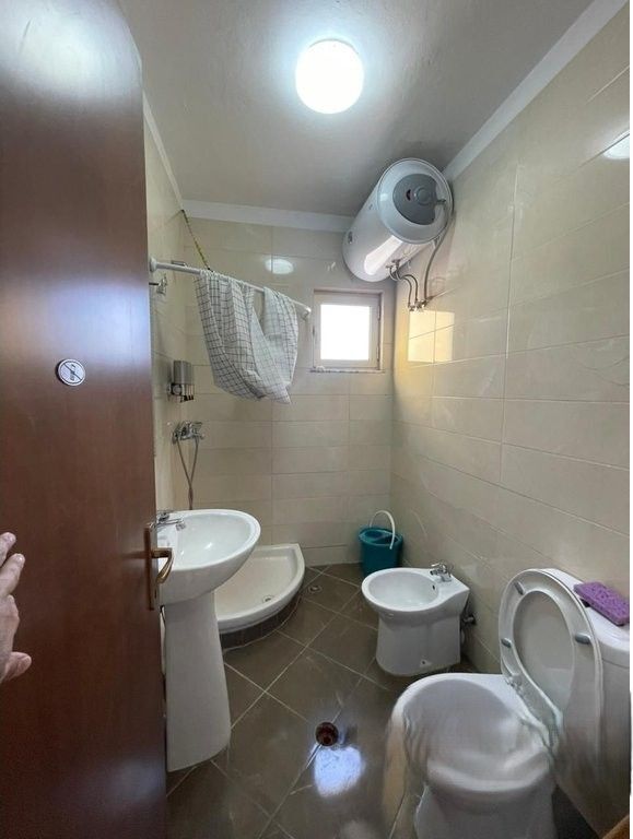 PËR QIRA APARTAMENT 2+1 NË FUSHËN E AVIACIONIT 550 € /Muaj