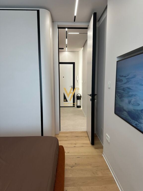 JEPET APARTAMENT 1+1+BLK ME QERA TE GOLDEN TOWER, MINE PEZA 1.200 EURO