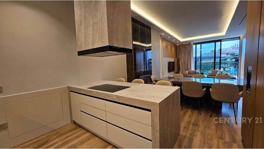 MAGNIFICA VILLA SU 4 PIANI IN AFFITTO PRESSO IL LUMINOR RESIDENCE VICINO A TEG!