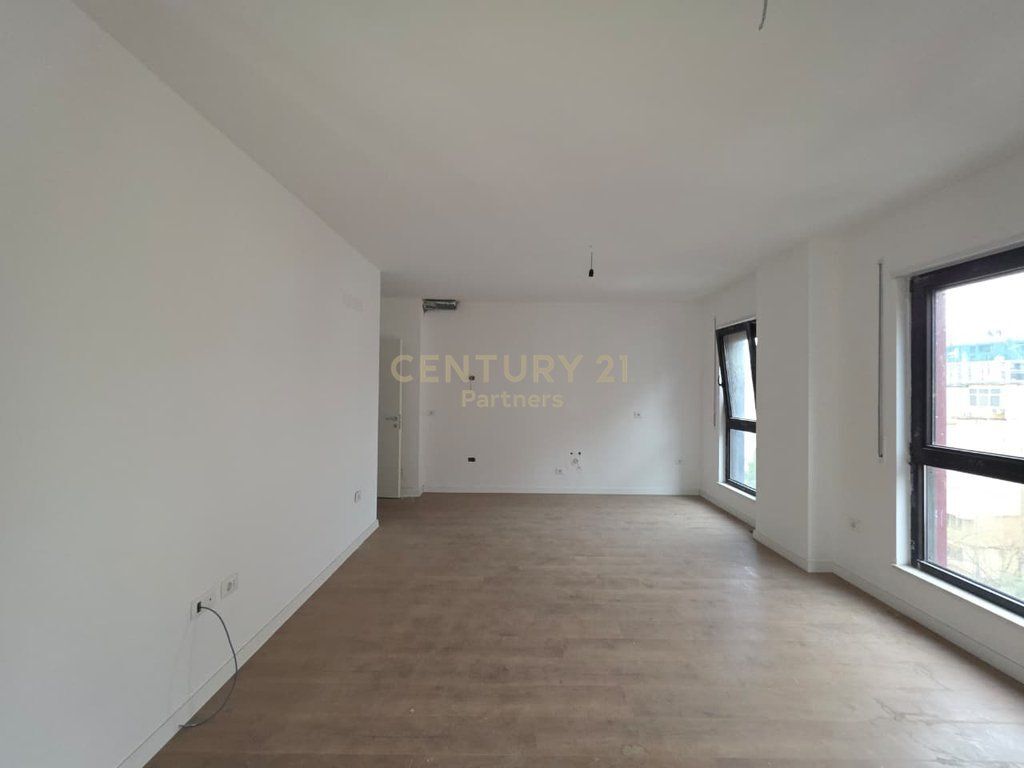 OKAZION - SHESIM APARTAMENT 2+1+2 – KOMUNA E PARISIT PRANE BAR "OSLO"