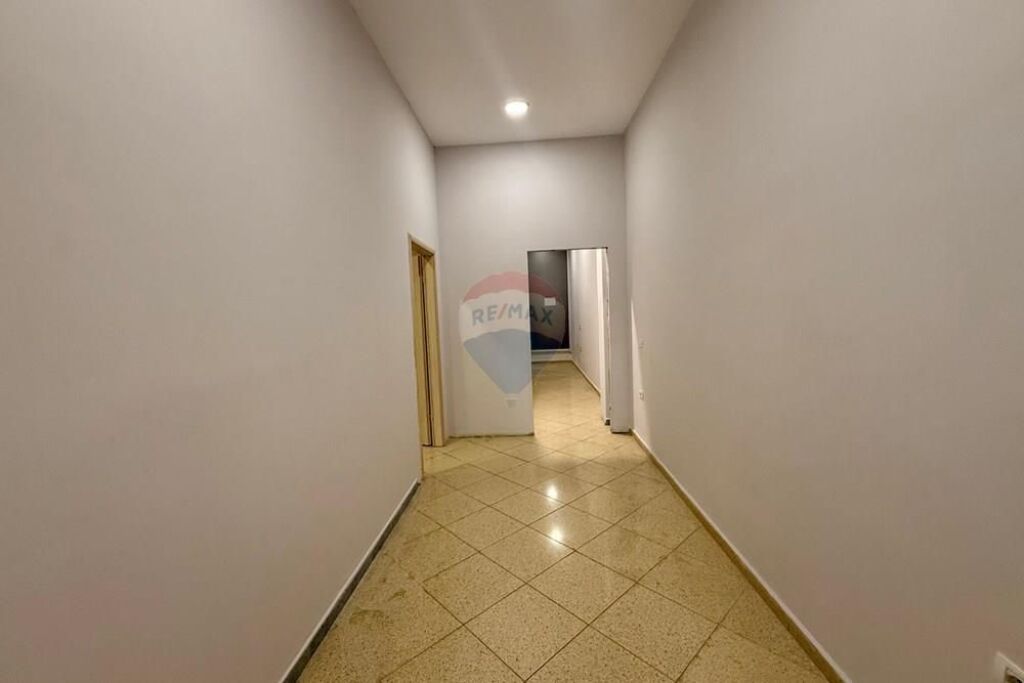Ufficio - In Vendita - Kodra e Diellit 1, Tirana