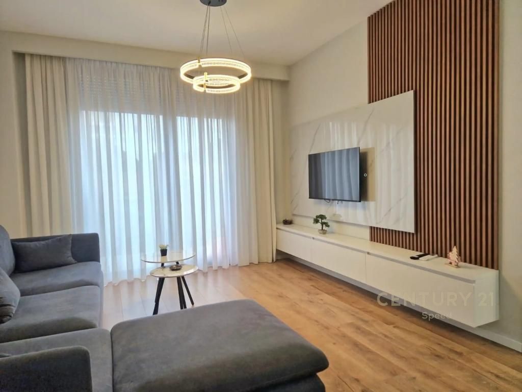 Apartment 1+1 with Parking Space for Rent near the Red School!
