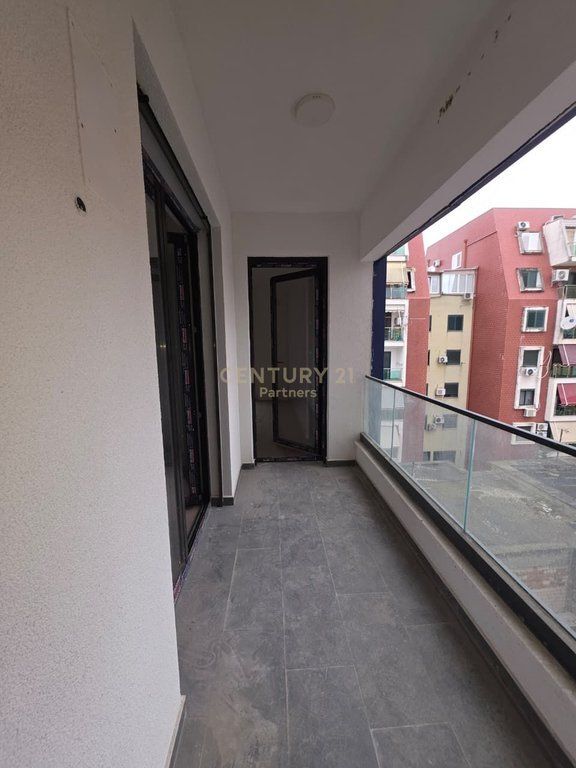 OKAZION - SHESIM APARTAMENT 2+1+2 – KOMUNA E PARISIT PRANE BAR "OSLO"