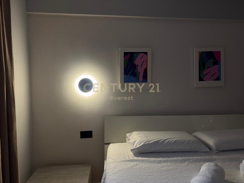RRUGA E DURRËSIT – APARTAMENT 2+1 ME QIRA PRANË HOTEL COLOSSEO!