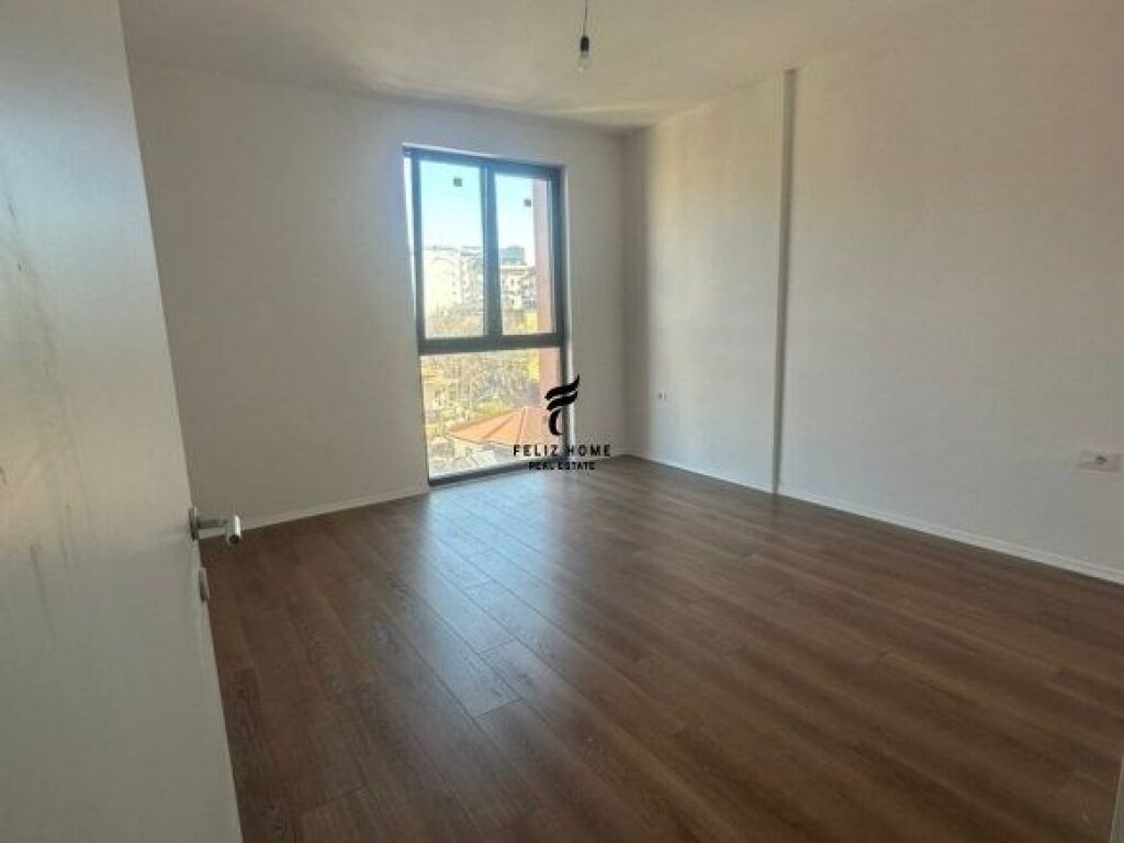 OFFICE FOR RENT 80 M2 KAVAJES STREET 85,000 LEKE FH-66957