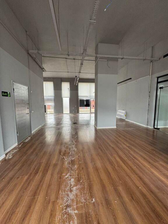 OFFICE FOR RENT 400M2 ALI DEMI