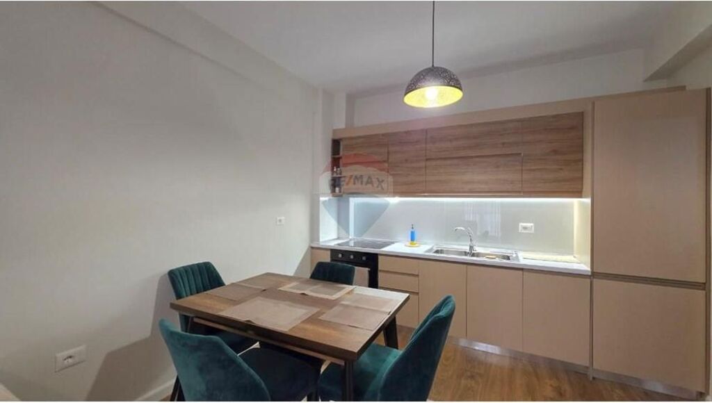 🏡 Apartament 1+1 me Qira – Rruga Aleksandër Moisiu, Vlorë