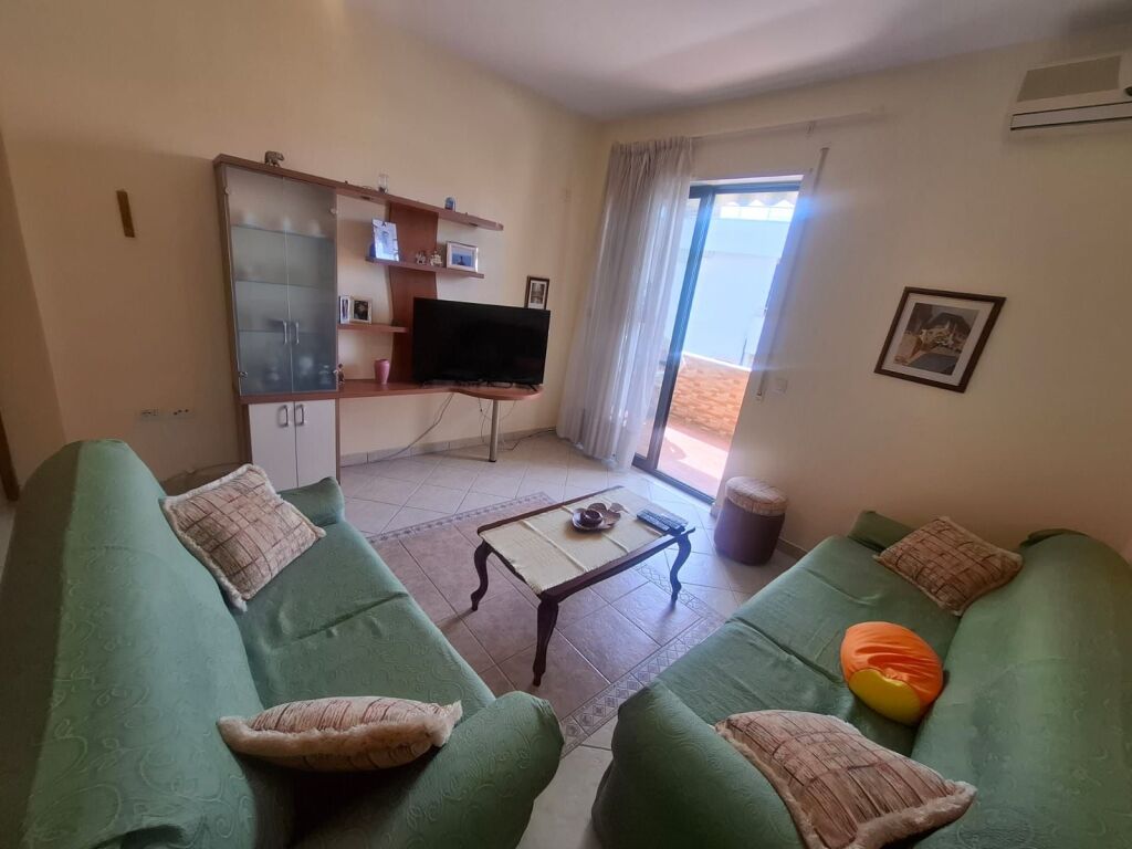 Appartamento 1+1 in Vendita a Shkembi i Kavajes