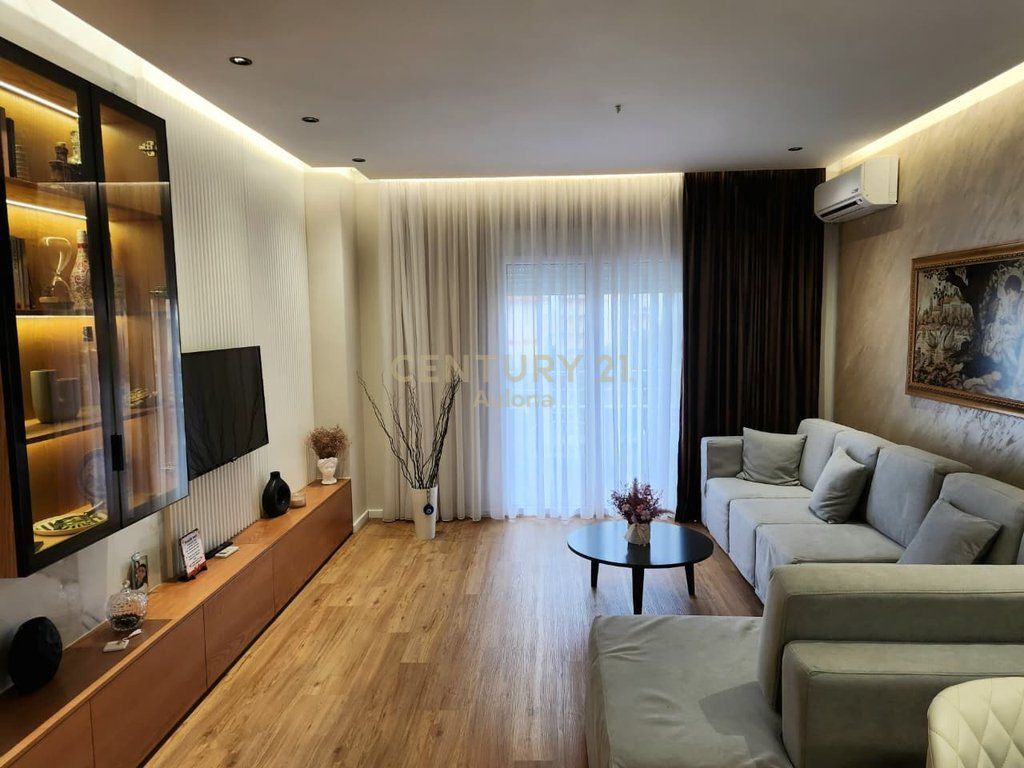 MODERN 2+1 APARTMENT FOR RENT NEAR LUNGOMARE 1