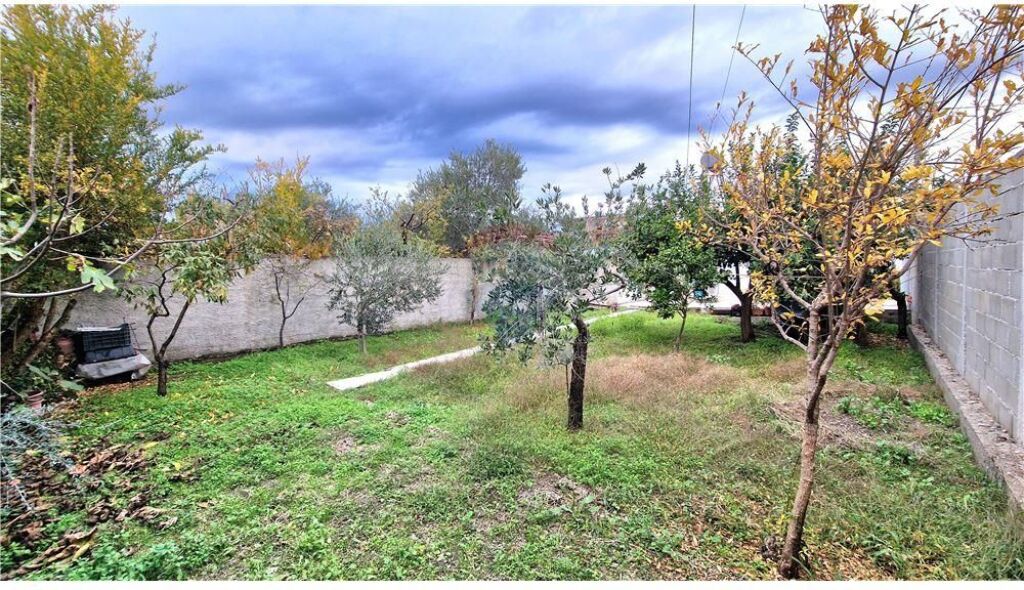 🏡 Shtëpi Private për Shitje – Vlorë (Çole, Lagjja “24 Maj”)