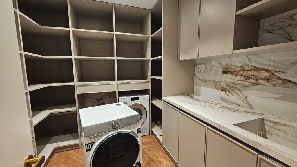 MAGNIFICA VILLA SU 4 PIANI IN AFFITTO PRESSO IL LUMINOR RESIDENCE VICINO A TEG!