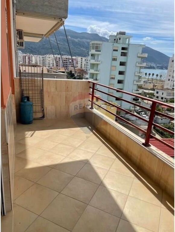 🏡 Apartament 1+1 me Qira – Lungomare, Vlorë