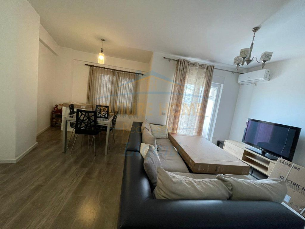 Qera, Apartament 2+1, Ish Parku i Autobuzave, Tirane.