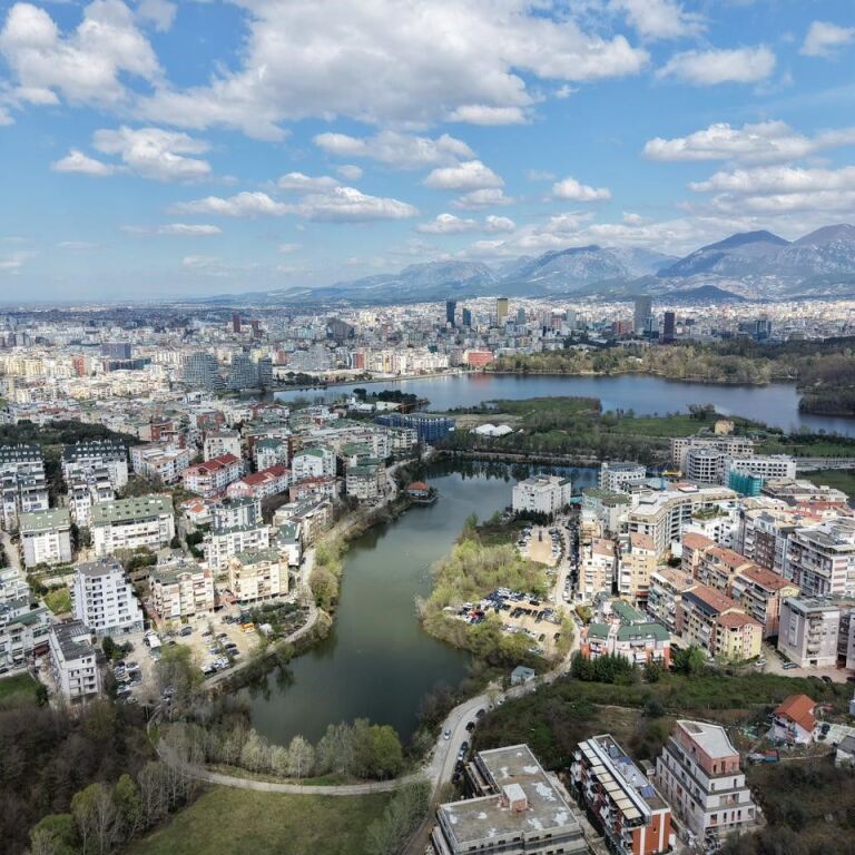 🏡✨ Shitet Apartament 2+1 – Liqeni i Thatë ✨🏡