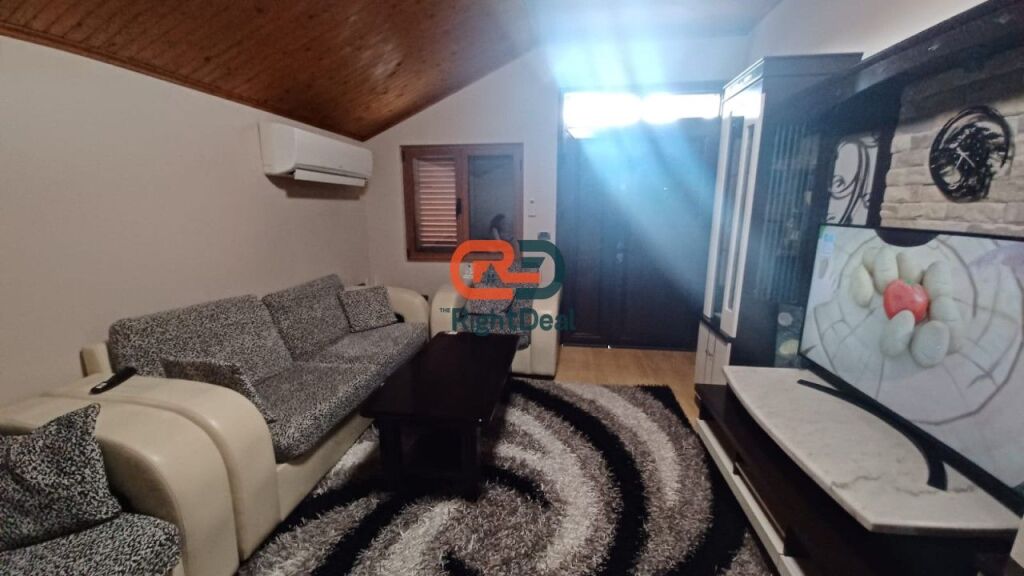 A Allias Vendesi Villa su 3 Piani Totalmente Investita Pronta per Abitare!!