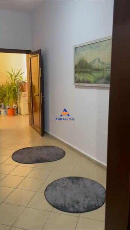 JEPET APARTAMENT ME QERA 2+1+BALLKON "RRUGA ILIA DOLI SHEPERI, SHKOLLA 1 QERSHORI" 40.000 LEKE