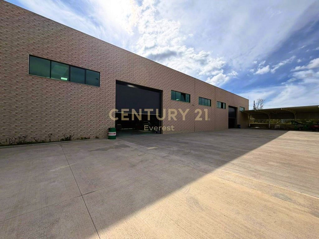 VORE, WAREHOUSE FOR RENT