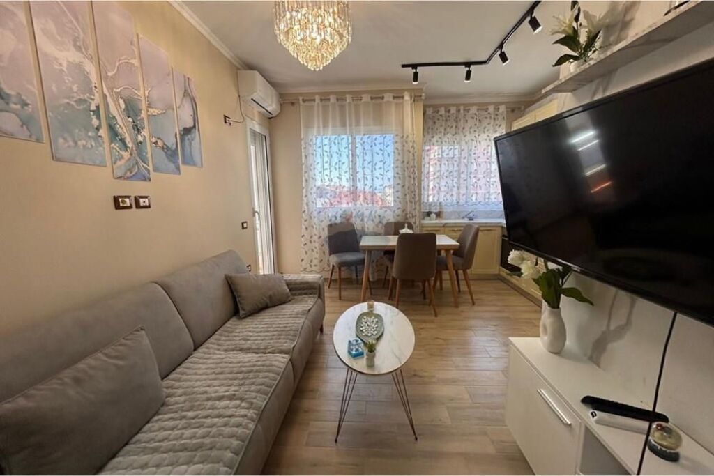 🏡 Apartment 2+1 for Rent – Hasan Kushta Street, Vlora