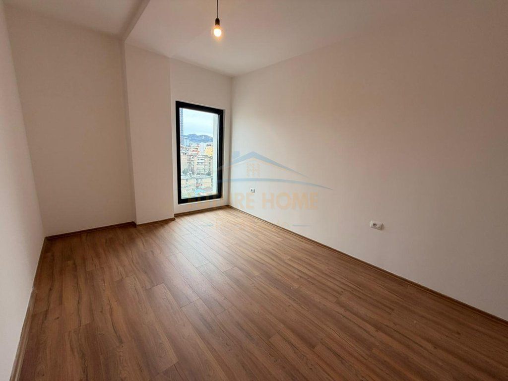 Qira, Apartament 3+1+2, Rruga e Barrikadave, Tiranë.