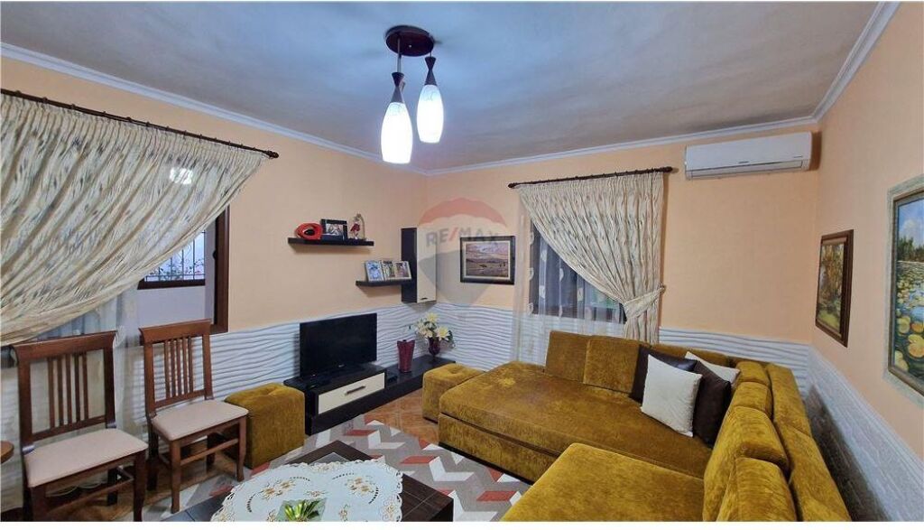 🏡 Shtëpi Private për Shitje – Vlorë (Çole, Lagjja “24 Maj”)