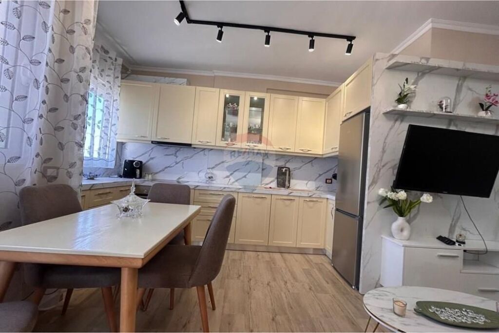 🏡 Apartment 2+1 for Rent – Hasan Kushta Street, Vlora