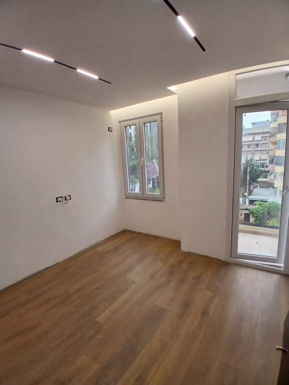 For sale, Apartment 1+1, 21 Dhjetori, Tirana