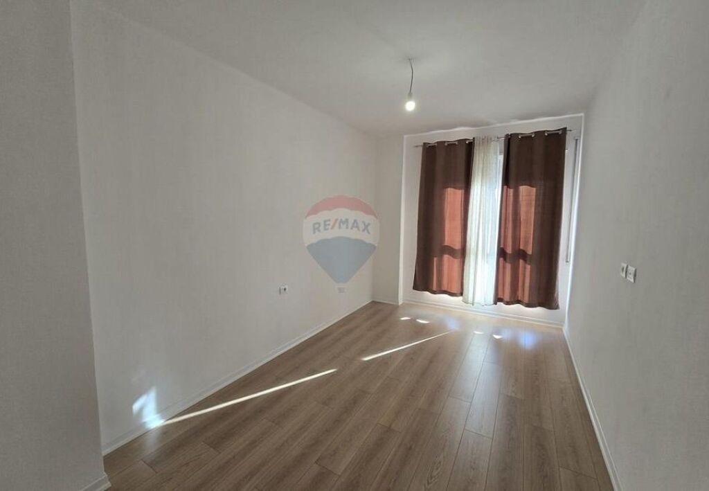 Apartament 2+1+2 me qera tek 5 Maji