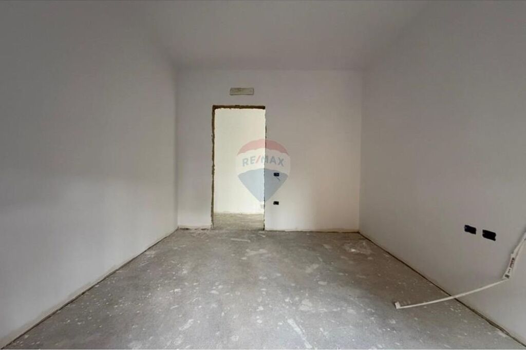 🏡 Shitet Apartament 2+1 – Planimetri Funksionale