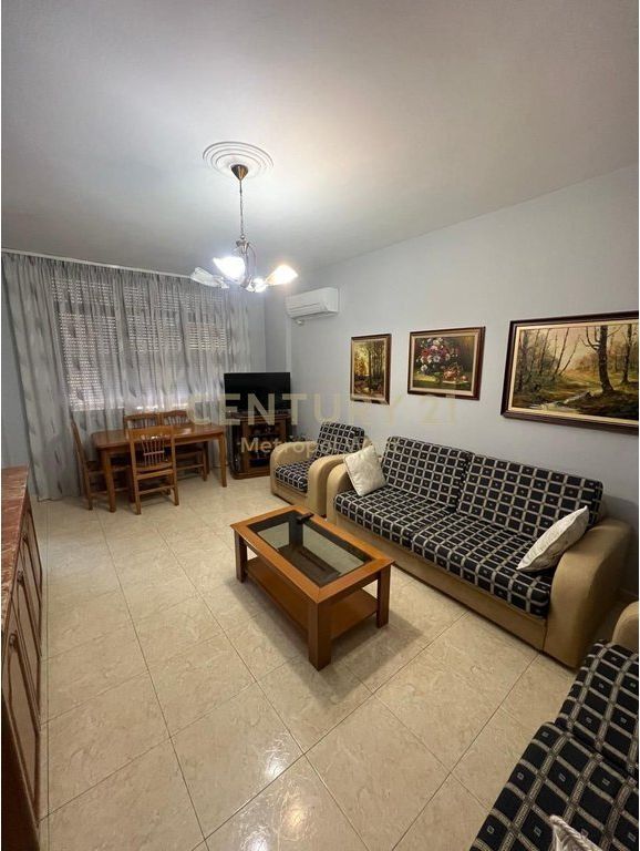 Apartament 2+1 me Qira ne Vasil Shanto 600 € /Muaj
