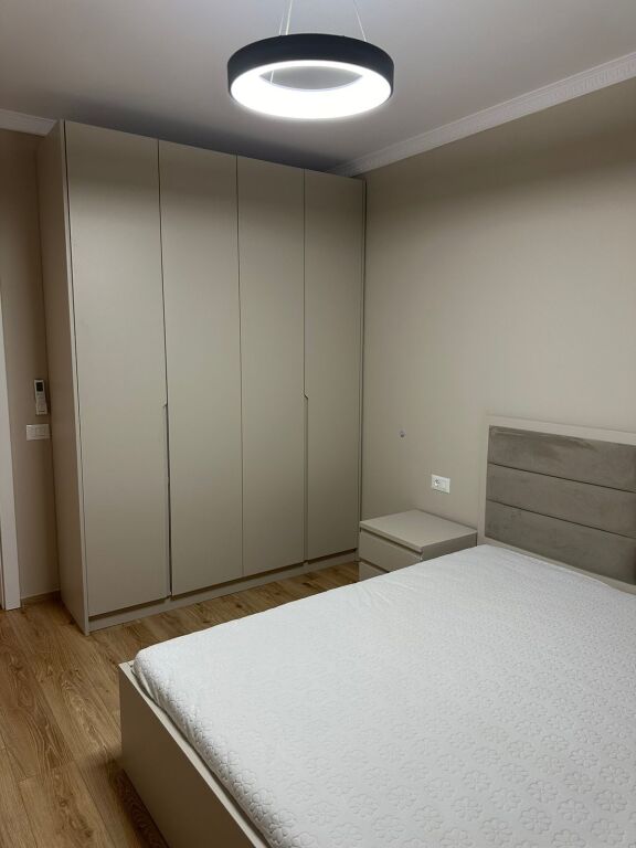 Disponojme Apartament Modern me Qira 1+1 ne Astir !