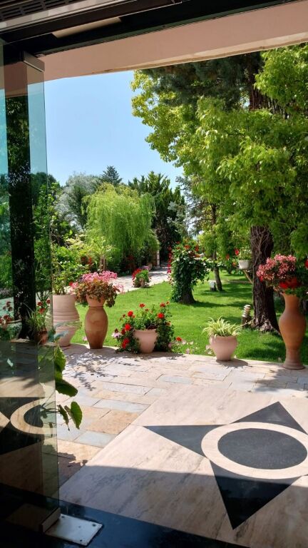AFFITTASI HOTEL-BAR-RISTORANTE NEL PARCO DI KARAVASTA, DIVJAKË.